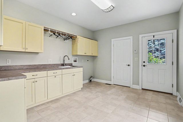 4097 WREN RD, Thomasville, PA 17364