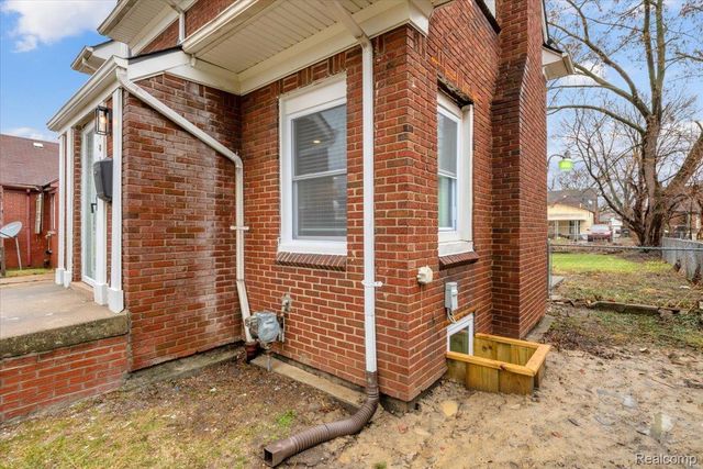 18910 Coyle Street, Detroit, MI 48235