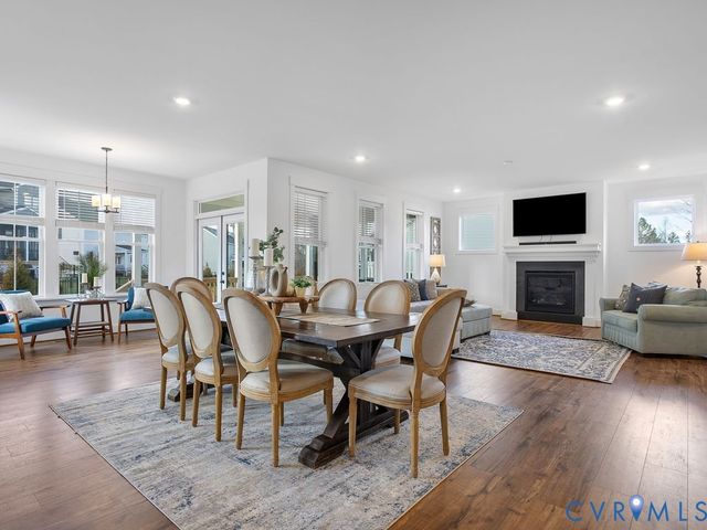 18525 Cove Creek Dr, Moseley, VA 23120