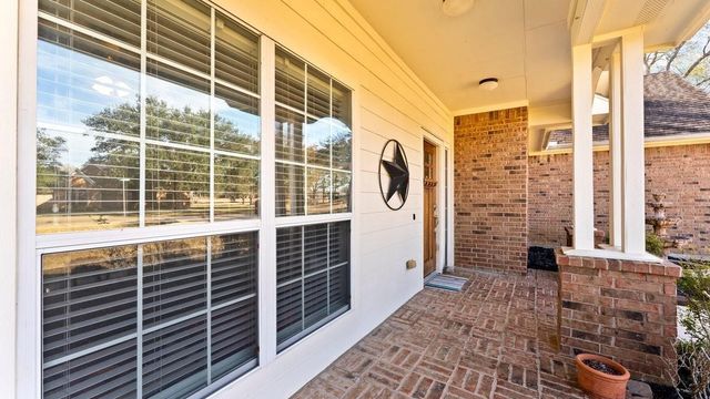 15592 Sandtrap Drive, Waller, TX 77484