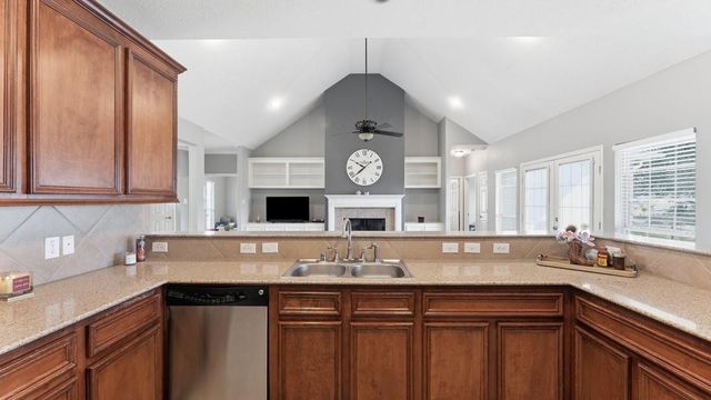 15592 Sandtrap Drive, Waller, TX 77484