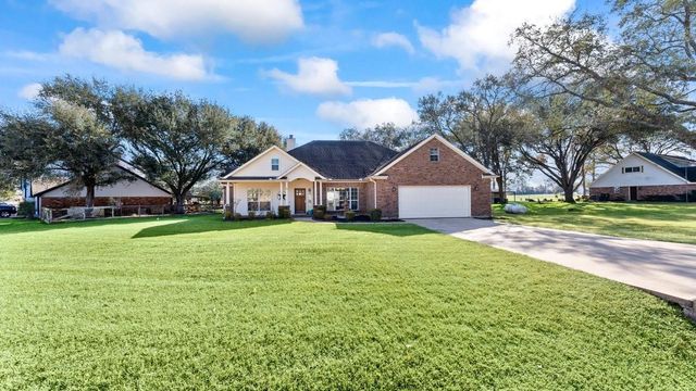 15592 Sandtrap Drive, Waller, TX 77484
