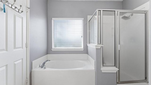 15592 Sandtrap Drive, Waller, TX 77484