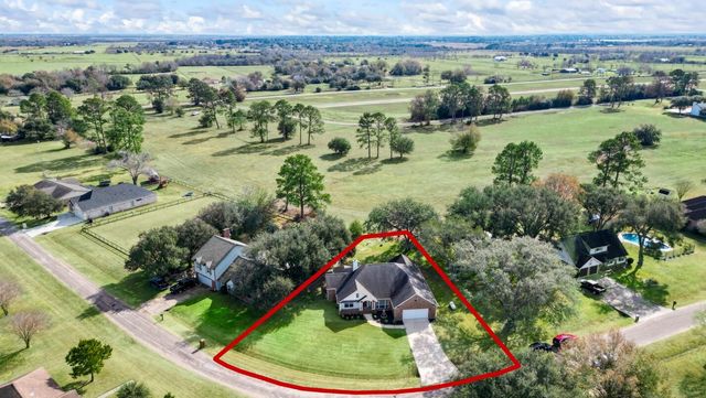 15592 Sandtrap Drive, Waller, TX 77484