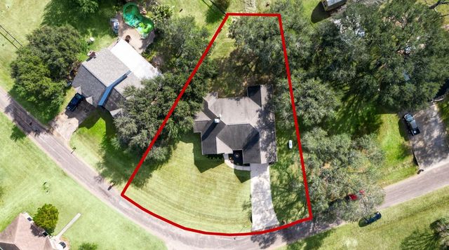 15592 Sandtrap Drive, Waller, TX 77484