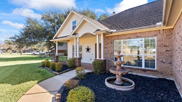 15592 Sandtrap Drive, Waller, TX 77484