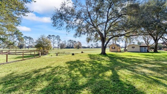 15592 Sandtrap Drive, Waller, TX 77484