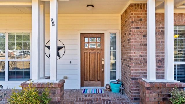 15592 Sandtrap Drive, Waller, TX 77484