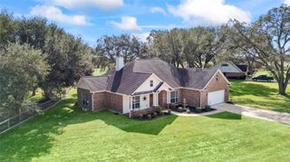 15592 Sandtrap Drive, Waller, TX 77484