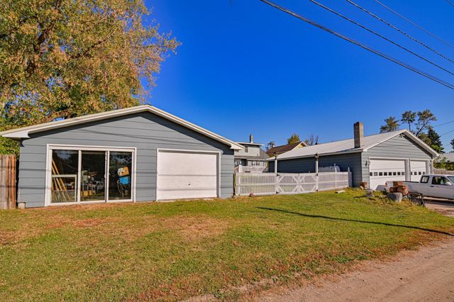 119 1st Avenue NW, Mayville, ND 58257