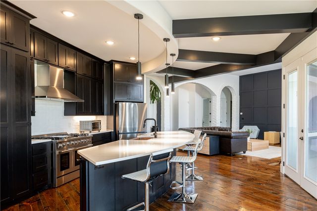 203 Cascade Circle, Cave Springs, AR 72718
