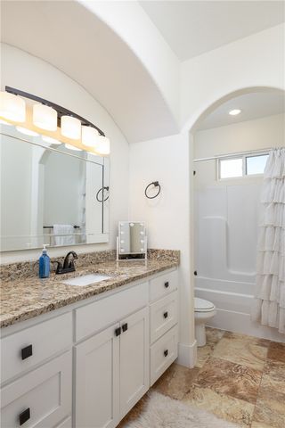 203 Cascade Circle, Cave Springs, AR 72718