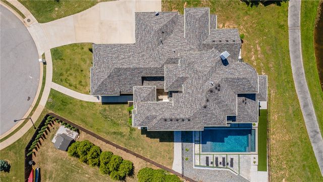 203 Cascade Circle, Cave Springs, AR 72718