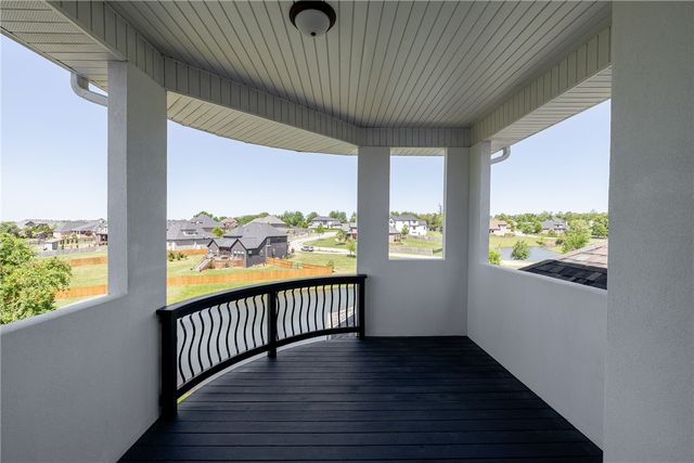 203 Cascade Circle, Cave Springs, AR 72718