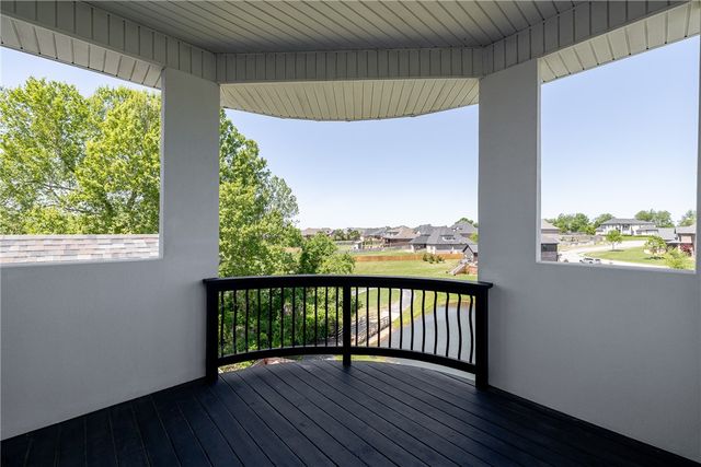 203 Cascade Circle, Cave Springs, AR 72718