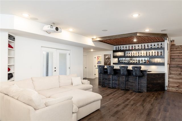 203 Cascade Circle, Cave Springs, AR 72718
