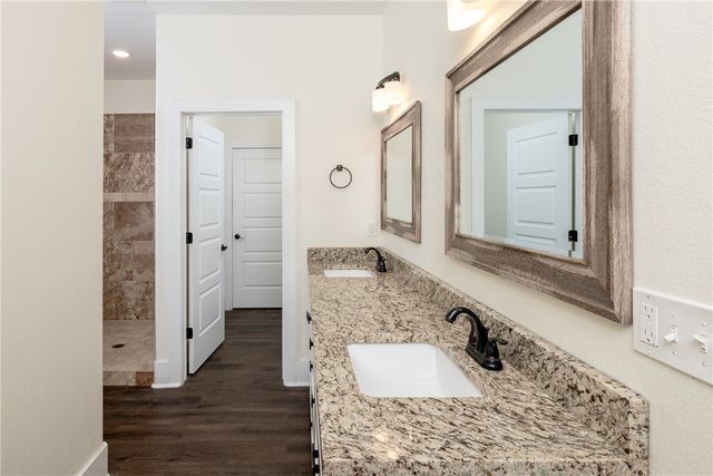 203 Cascade Circle, Cave Springs, AR 72718