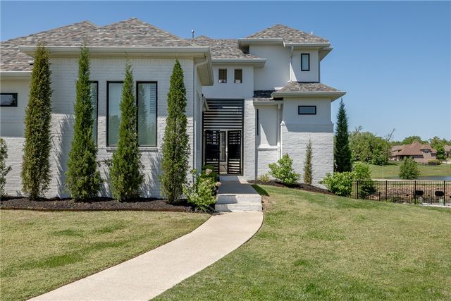 203 Cascade Circle, Cave Springs, AR 72718