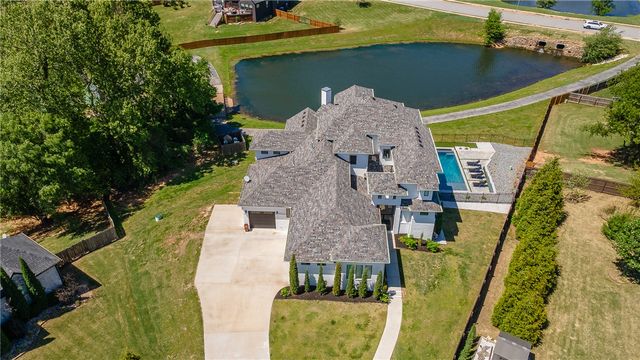 203 Cascade Circle, Cave Springs, AR 72718