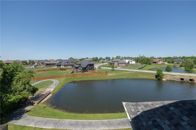 203 Cascade Circle, Cave Springs, AR 72718