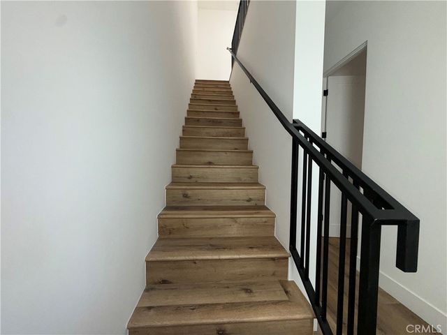 5044 Laurel Canyon Boulevard, Valley Village, CA 91607