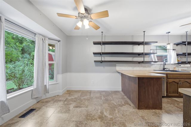 1416 S Chestnut Avenue, Broken Arrow, OK 74012
