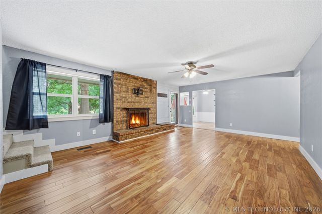 1416 S Chestnut Avenue, Broken Arrow, OK 74012