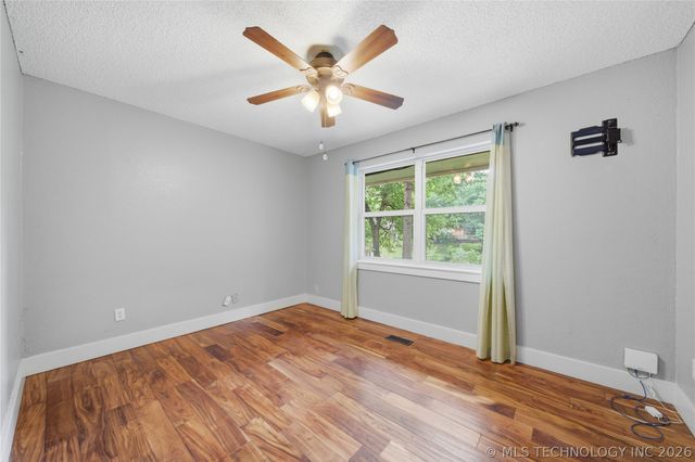 1416 S Chestnut Avenue, Broken Arrow, OK 74012