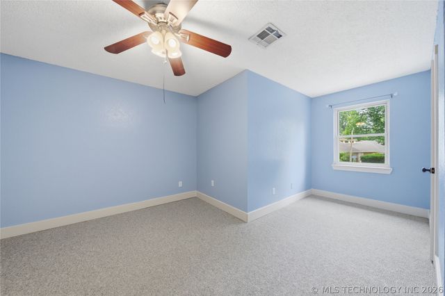 1416 S Chestnut Avenue, Broken Arrow, OK 74012