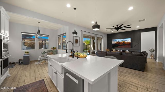 10564 E STEARN Avenue, Mesa, AZ 85212