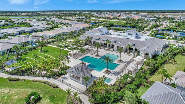 9901 Regency Way, Palm Beach Gardens, FL 33412