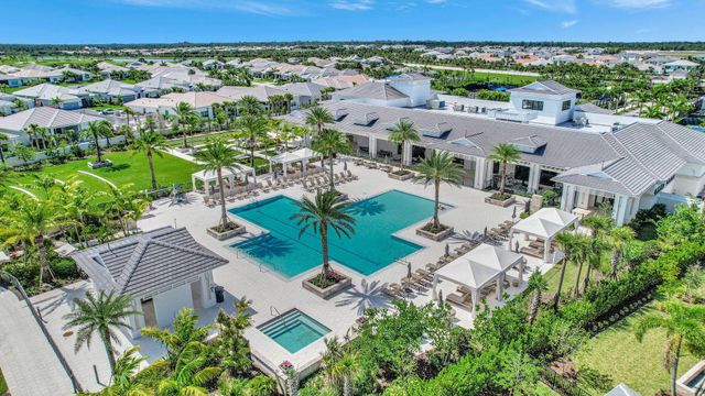 9901 Regency Way, Palm Beach Gardens, FL 33412