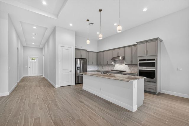 9901 Regency Way, Palm Beach Gardens, FL 33412