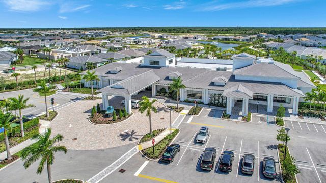 9901 Regency Way, Palm Beach Gardens, FL 33412