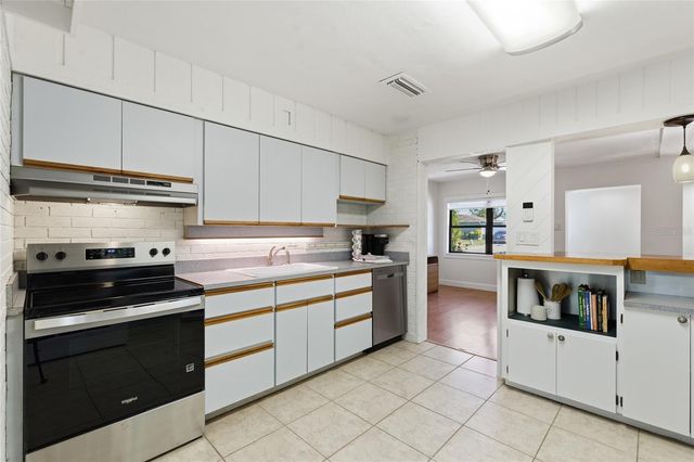 6960 52ND WAY N, Pinellas Park, FL 33781