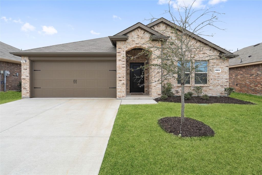 1904 Strongbark Drive, Royse City, TX 75189