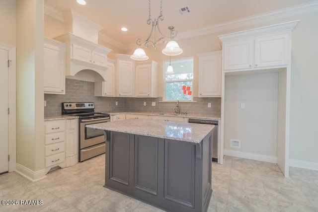 1026 Timber Trails Road, Breaux Bridge, LA 70517