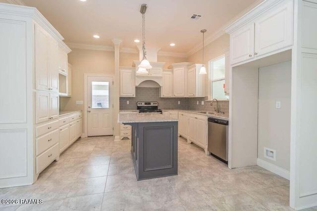 1026 Timber Trails Road, Breaux Bridge, LA 70517