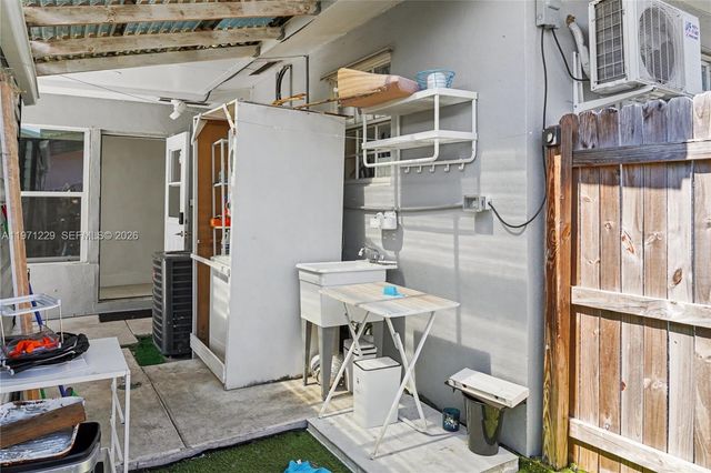 3800 SW 31st Ct, West Park, FL 33023