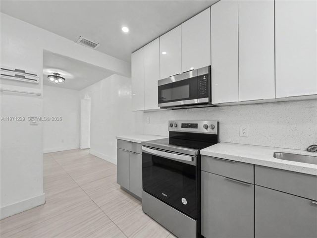 3800 SW 31st Ct, West Park, FL 33023