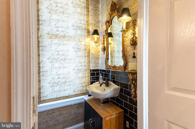 22 SECOND ST E, Frederick, MD 21701