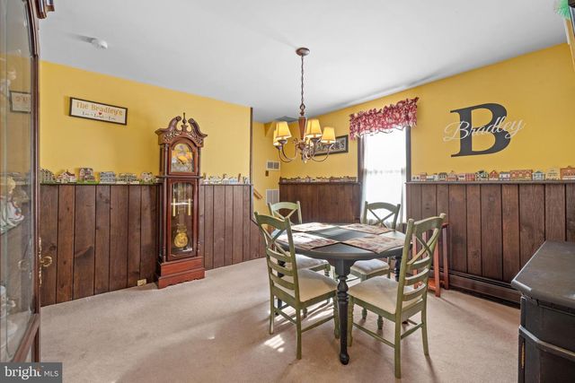 48 HELEN AVE, Maple Shade, NJ 08052