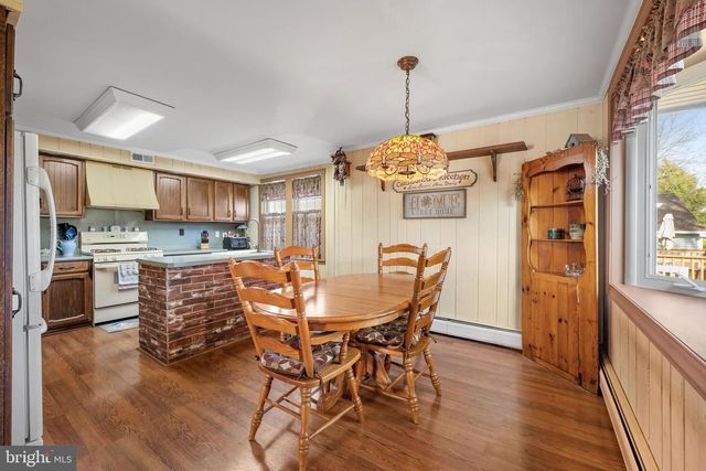 48 HELEN AVE, Maple Shade, NJ 08052