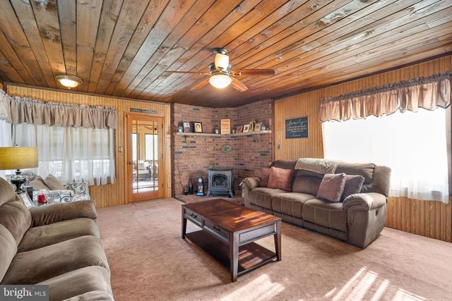 48 HELEN AVE, Maple Shade, NJ 08052