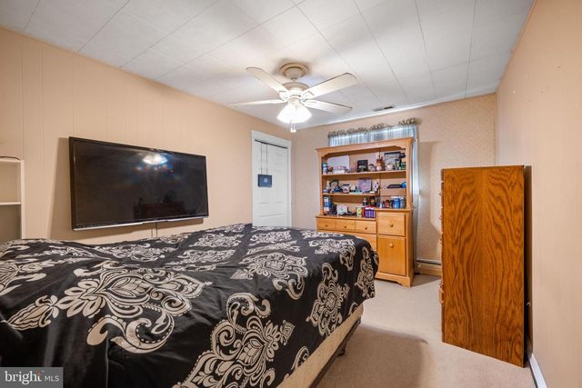 48 HELEN AVE, Maple Shade, NJ 08052