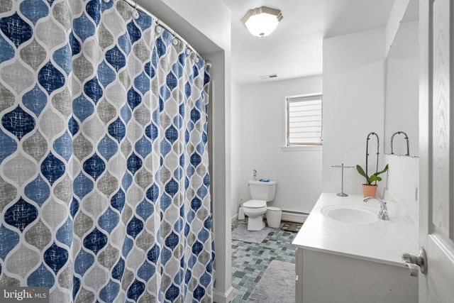 48 HELEN AVE, Maple Shade, NJ 08052