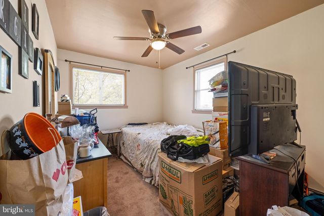 48 HELEN AVE, Maple Shade, NJ 08052