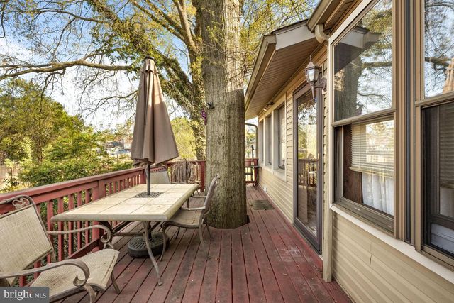 48 HELEN AVE, Maple Shade, NJ 08052