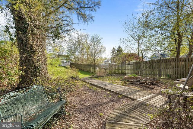 48 HELEN AVE, Maple Shade, NJ 08052