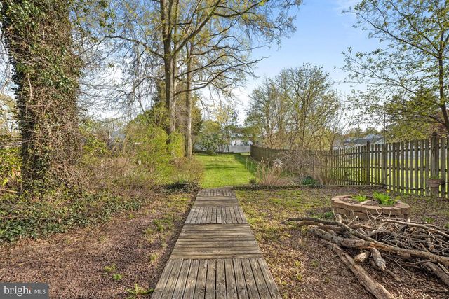48 HELEN AVE, Maple Shade, NJ 08052